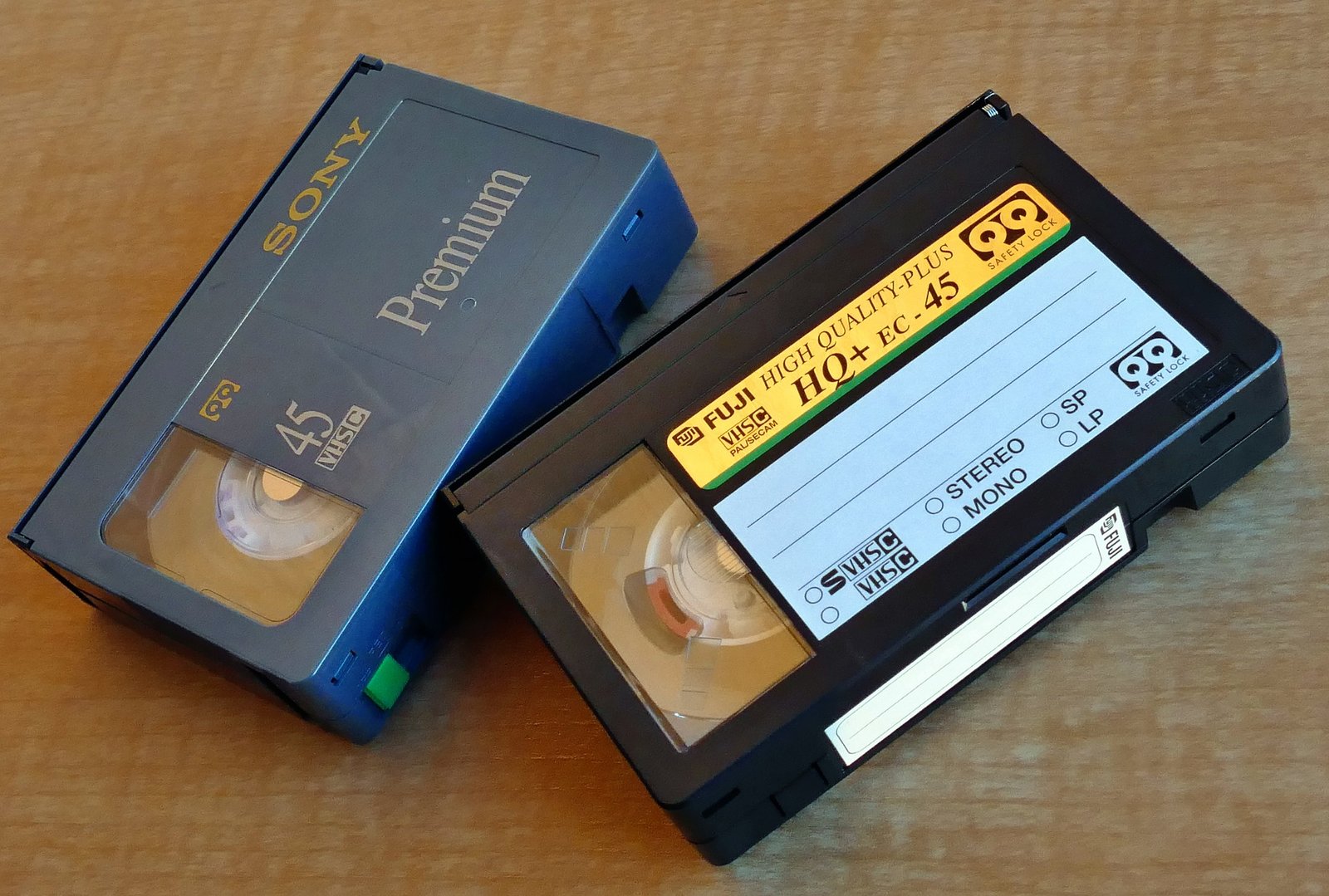 vhs-1140496_1920 La evolución de las videocámaras: desde su invención hasta la integración con los smartphones
